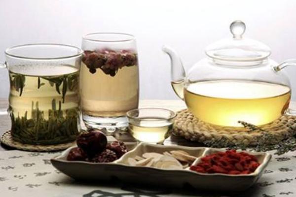 杜仲茶的功效與作用及禁忌 哪些人不宜喝杜仲茶