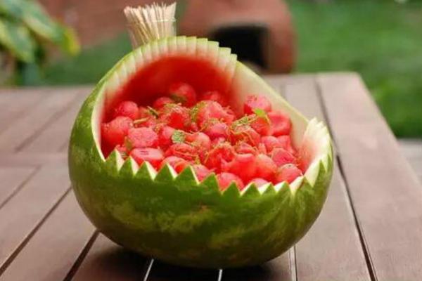 西瓜怎么挑 西瓜的功效與作用
