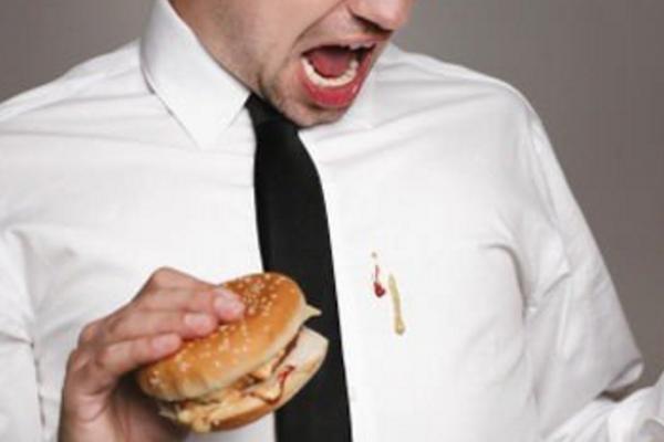 如何去西瓜漬 衣服上沾油漬怎么洗