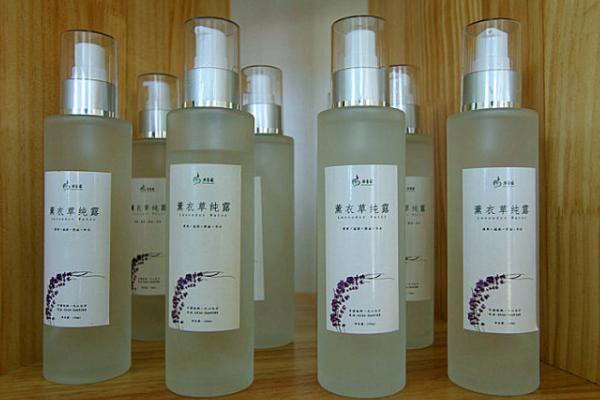 薰衣草純露怎么用 薰衣草純露祛痘印的方法