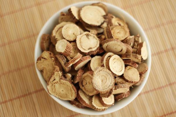 甘草梢的功效與作用及禁忌 甘草梢和甘草的區(qū)別