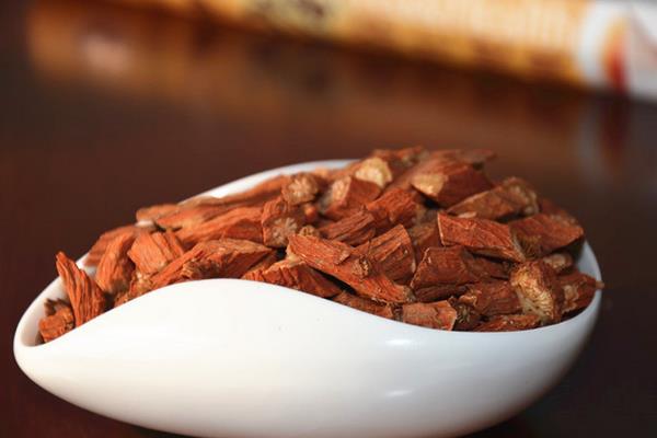 丹參的功效與作用及禁忌 丹參的挑選