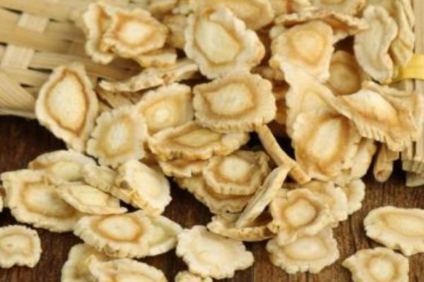 桔梗泡水喝的功效與作用 桔梗泡水喝的注意事項