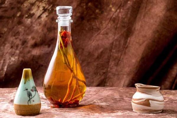 杜仲酒的功效與作用 杜仲酒怎么泡 杜仲酒配方