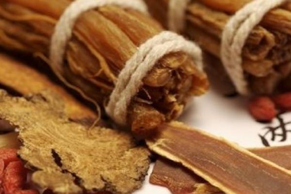 杜仲酒的功效與作用 杜仲酒怎么泡 杜仲酒配方