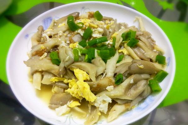 平菇炒雞蛋的做法 雞蛋炒平菇怎么做好吃