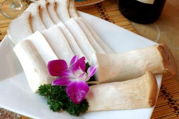 杏鮑菇炒肉的做法 杏鮑菇容易熟嗎