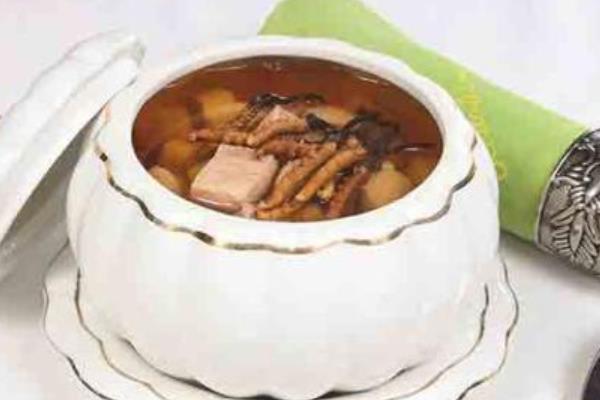 蟲(chóng)草和冬蟲(chóng)夏草的區(qū)別是什么 冬蟲(chóng)夏草的鑒別方法