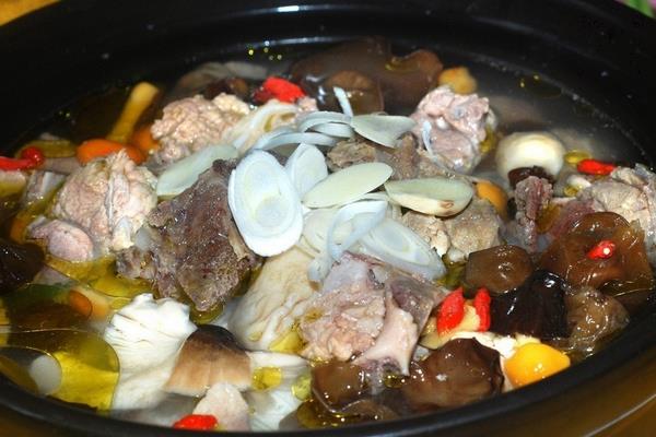 平菇市場(chǎng)價(jià)格多少錢一斤 平菇的挑選方法