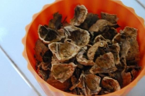核桃殼泡水喝有什么好處 大核桃殼的功效與作用