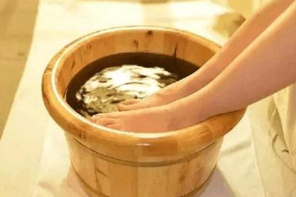  藏紅花泡腳有什么好處 藏紅花泡腳禁忌有哪些