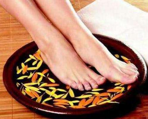  藏紅花泡腳有什么好處 藏紅花泡腳禁忌有哪些