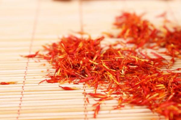  藏紅花泡腳有什么好處 藏紅花泡腳禁忌有哪些