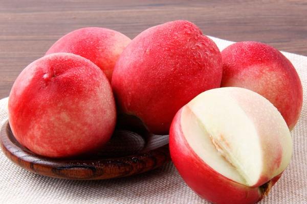 吃油桃有什么好處 油桃皮可以吃嗎