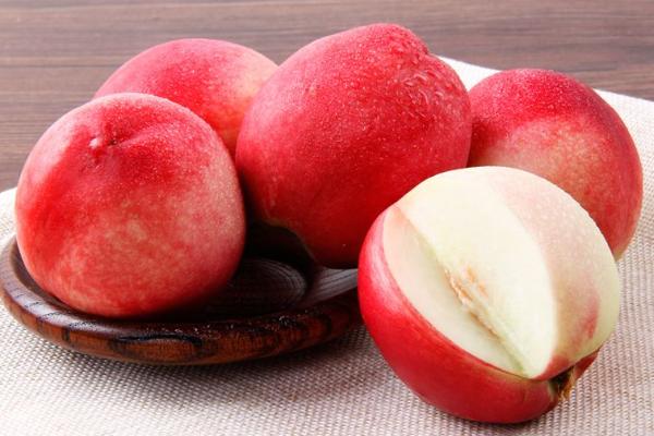 油桃什么時(shí)候上市（幾月成熟） 油桃是什么季節(jié)的水果