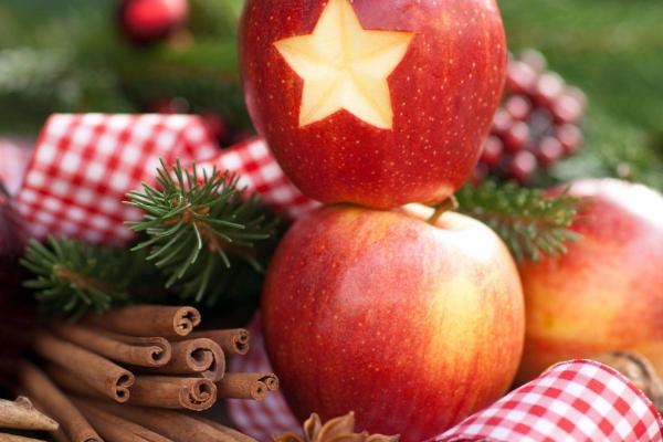 秦冠蘋果為什么價格很便宜 秦冠蘋果煮熟吃的好處