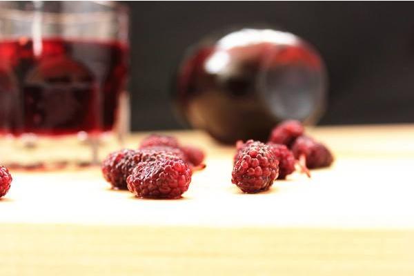 桑葚酒的功效與作用及禁忌 桑葚酒的制作方法