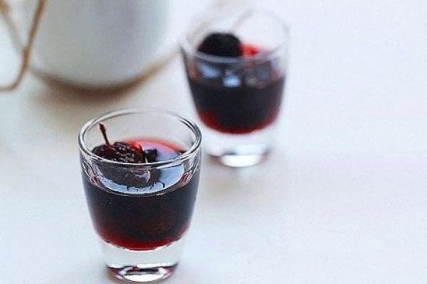 桑葚酒的功效與作用及禁忌 桑葚酒的制作方法