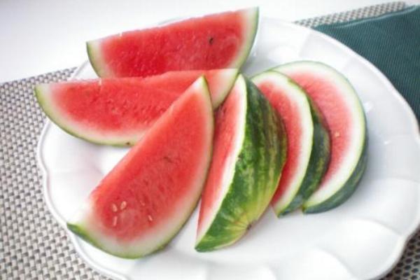 一個(gè)橘子熱量有多少 吃橘子發(fā)胖嗎