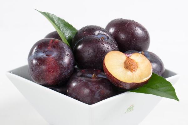 黑布林怎么吃 黑布林的皮可以吃嗎