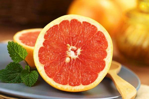 葡萄柚的功效與作用及禁忌 葡萄柚營(yíng)養(yǎng)價(jià)值