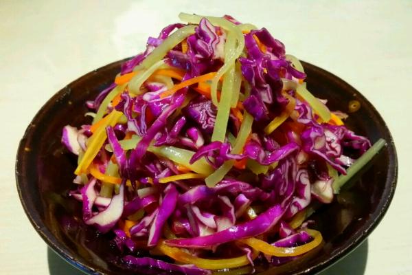 涼拌紫甘藍(lán)怎么做 家常涼拌紫甘藍(lán)簡(jiǎn)單做法