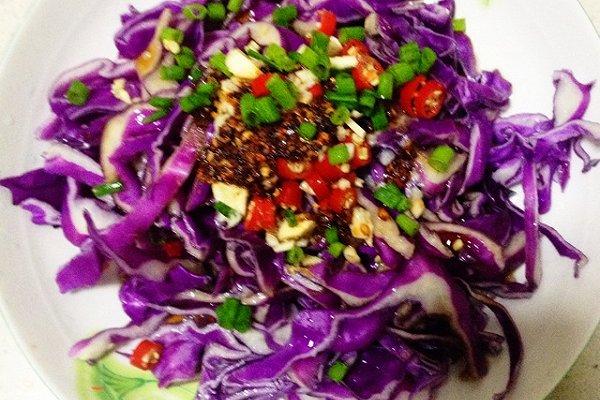 涼拌紫甘藍(lán)怎么做 家常涼拌紫甘藍(lán)簡(jiǎn)單做法