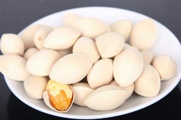 白果怎么吃不會(huì)中毒 白果不能和什么一起吃
