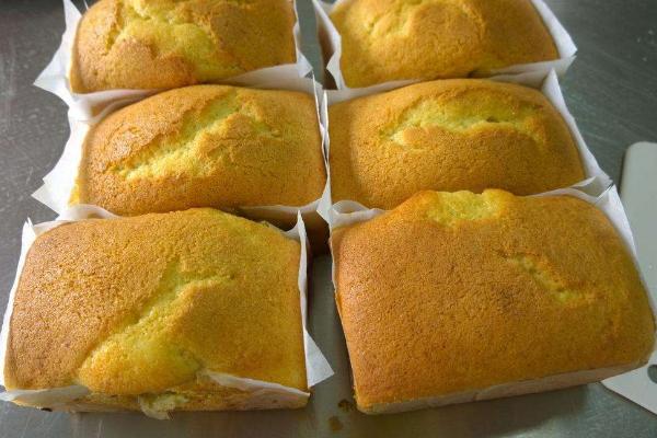 香蕉蛋糕的做法 最簡(jiǎn)單香蕉蛋糕配方