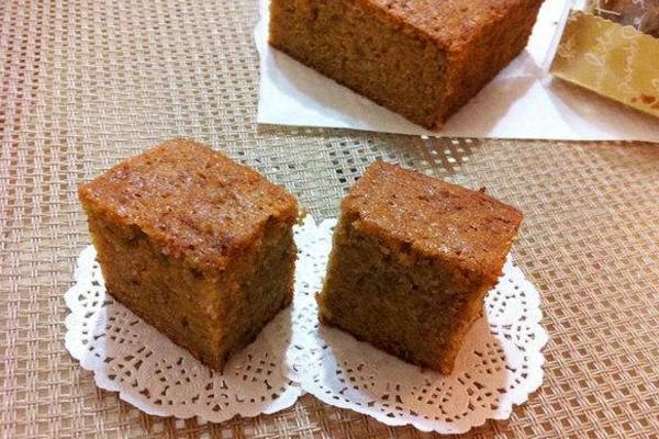 香蕉蛋糕的做法 最簡(jiǎn)單香蕉蛋糕配方