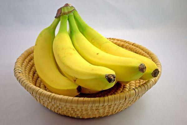 香蕉蛋糕的做法 最簡(jiǎn)單香蕉蛋糕配方