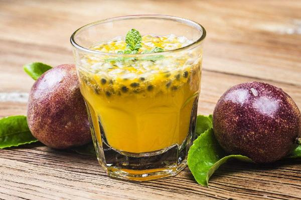 多情百香果汁的做法 多情百香果汁調配竅門