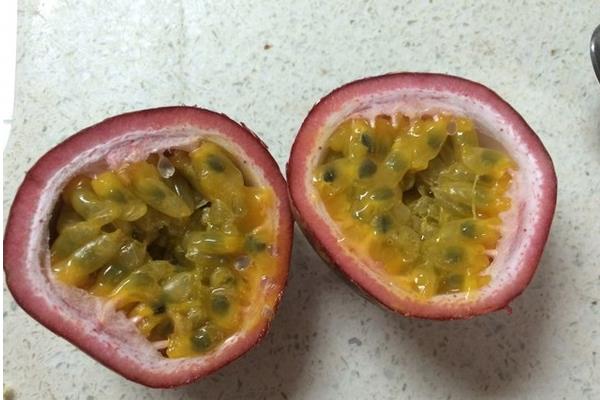 百香果泡水的功效與作用 百香果泡水的正確方法