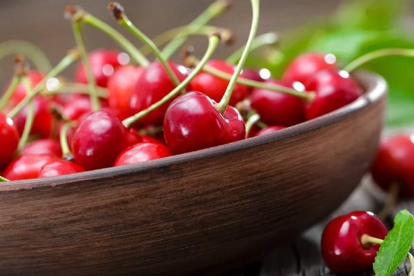 厘子樹苗市場價格多少錢一棵 吃車厘子有什么好處