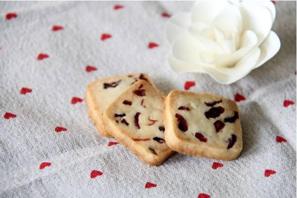 蔓越莓餅干烤多久好 蔓越莓餅干烤完是軟的嗎