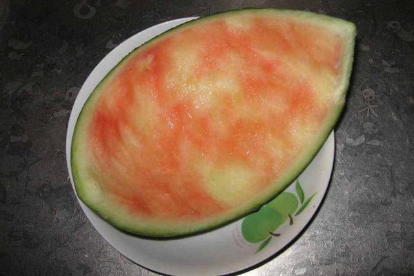 西瓜皮功效與作用 西瓜皮藥用價值