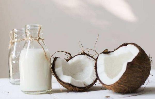 椰子汁是什么顏色 椰子汁什么味道