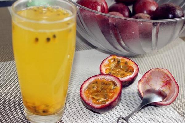 百香果飲料做法 怎么制作百香果飲料 百香果配什么好喝