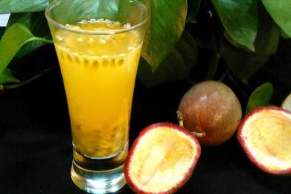 百香果飲料做法 怎么制作百香果飲料 百香果配什么好喝