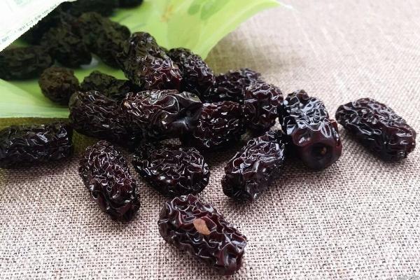 黑棗的功效與作用及禁忌 黑棗營養(yǎng)價值