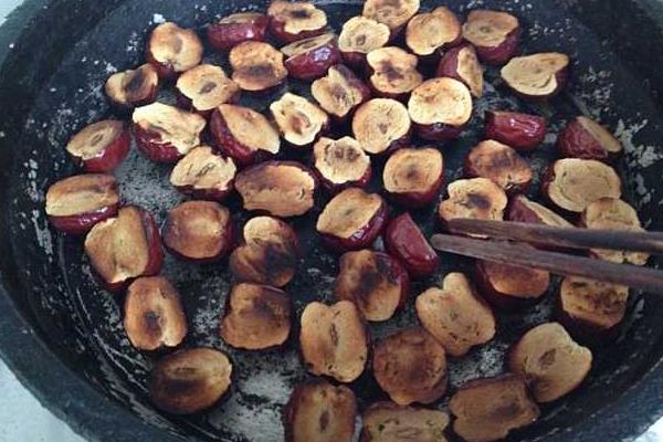 西山焦棗市場價格多少錢一斤 焦棗泡水喝的功效