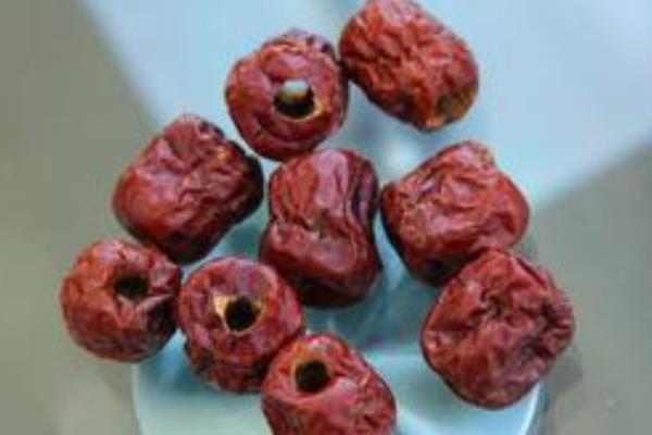 西山焦棗市場價格多少錢一斤 焦棗泡水喝的功效