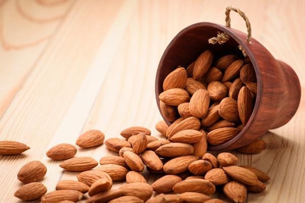 甜杏仁和苦杏仁的區別是什么 杏仁怎么挑選