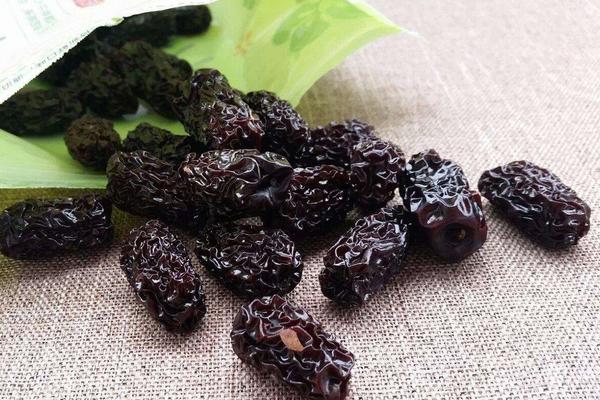 黑棗是怎么加工出來(lái)的 一天吃幾個(gè)黑棗最好