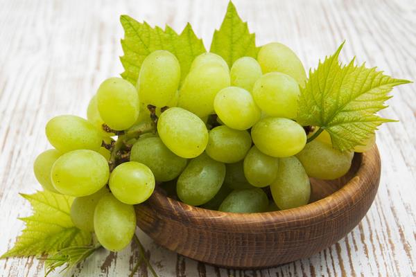 水晶葡萄市場(chǎng)價(jià)格多少錢一斤 吃水晶葡萄的好處