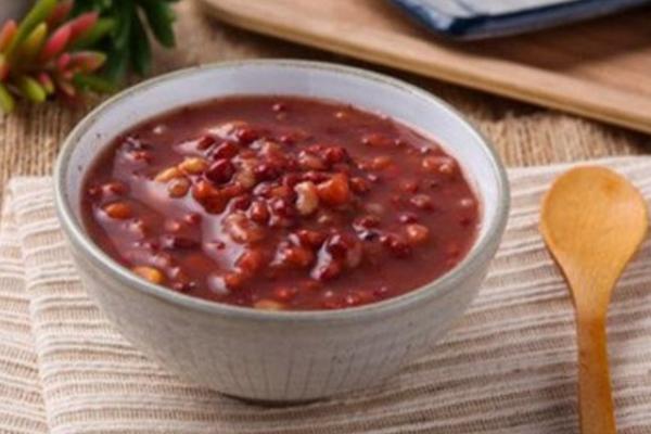 夢見吃紅豆是什么意思 夢見很多紅豆有什么預(yù)兆