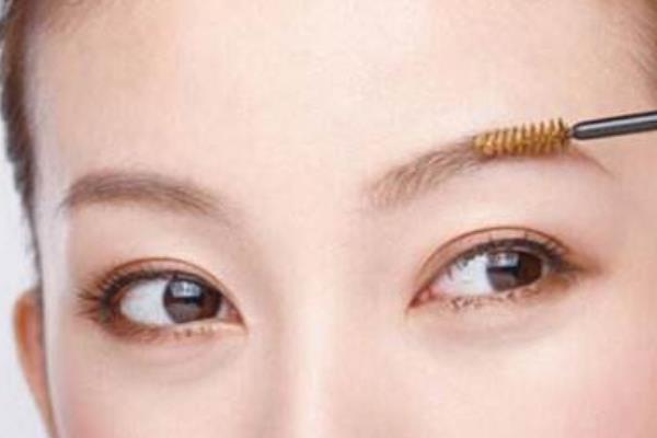 夢見眉毛掉了是什么意思 女人夢見眉毛被剃掉有什么預兆