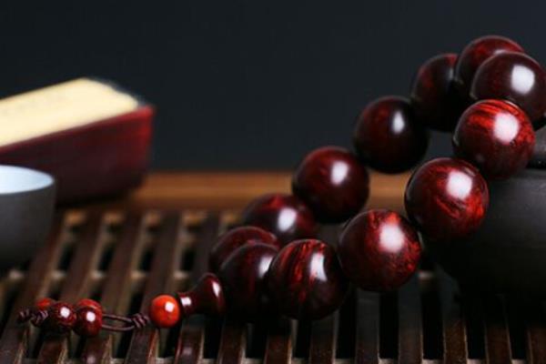 小葉紫檀和紫檀的區(qū)別是什么 小葉紫檀和大葉紫檀的區(qū)別