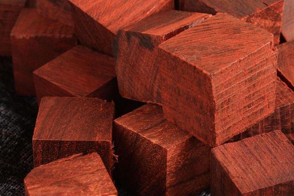 小葉紫檀哪里產的最好  小葉紫檀的產地有哪些