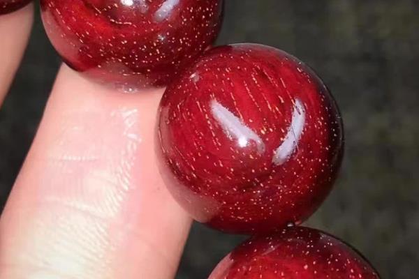 小葉紫檀什么人不能戴(佩戴禁忌) 玩小葉紫檀有什么講究